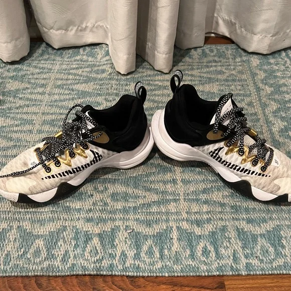 Nike Shoes Size 75 Nike Giannis Immortality White Metallic